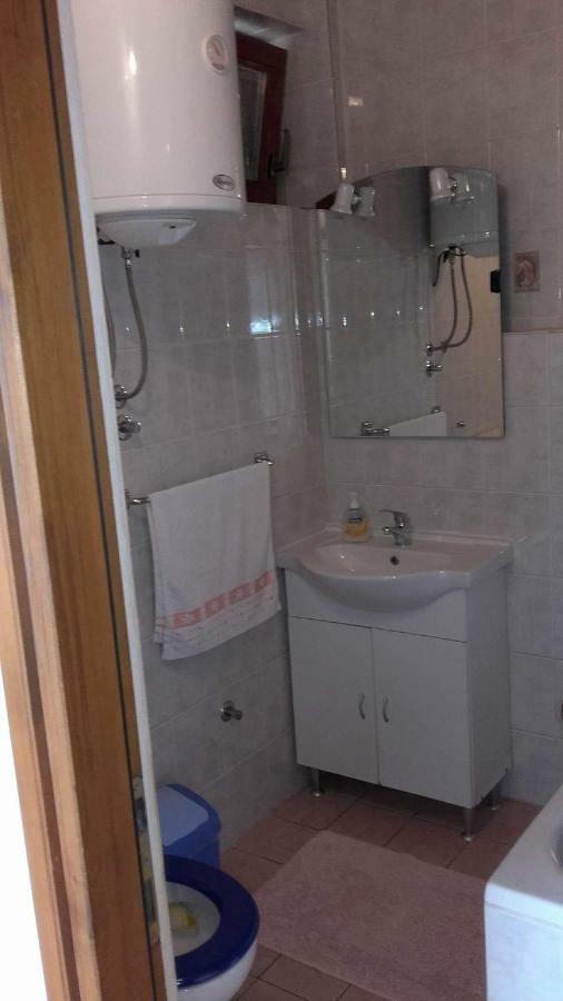 Apartman Larus Starigrad Paklenica Eksteriør billede