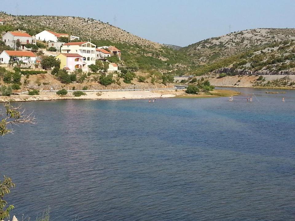 Apartman Larus Starigrad Paklenica Eksteriør billede